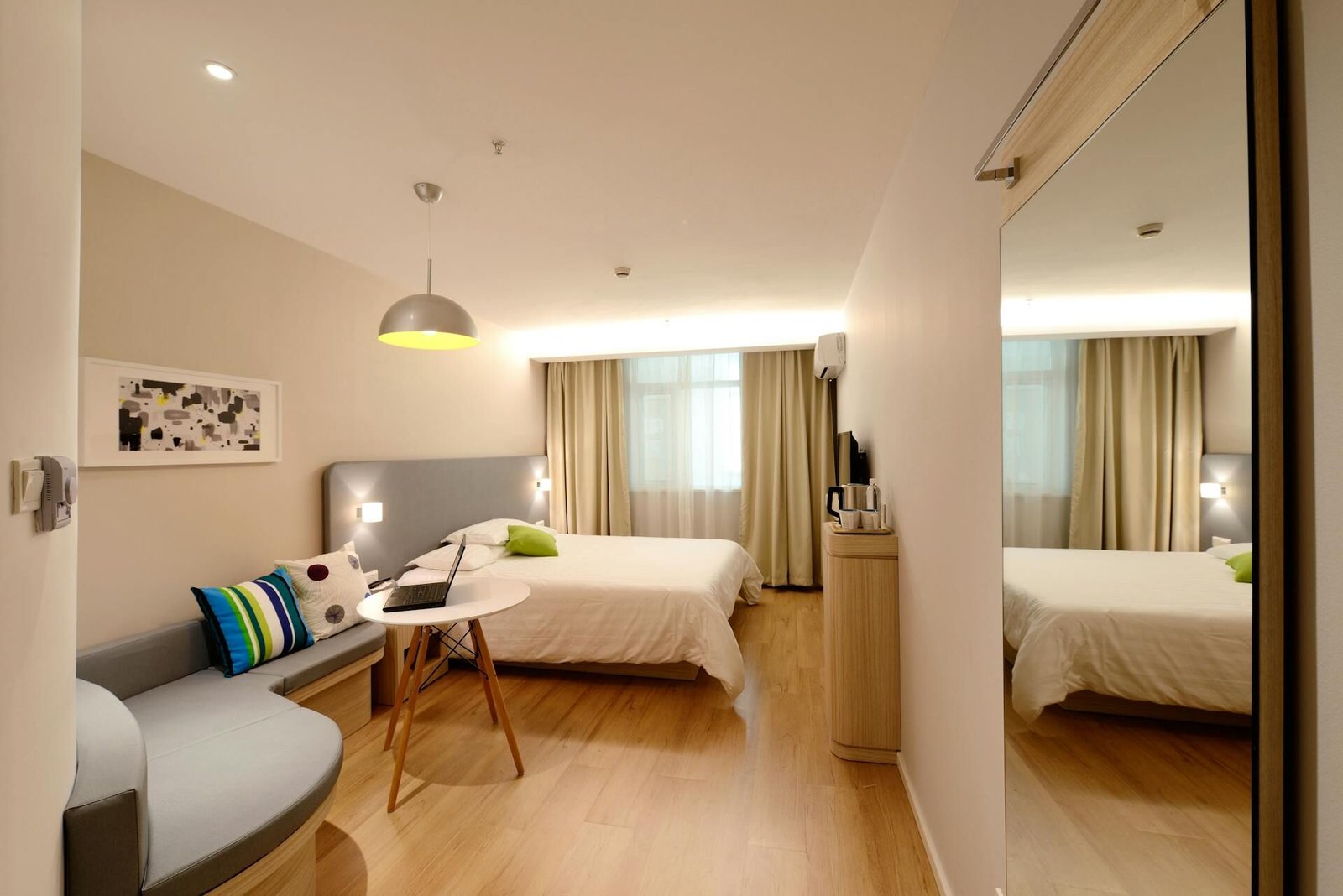 Wardrobes & Bedrooms